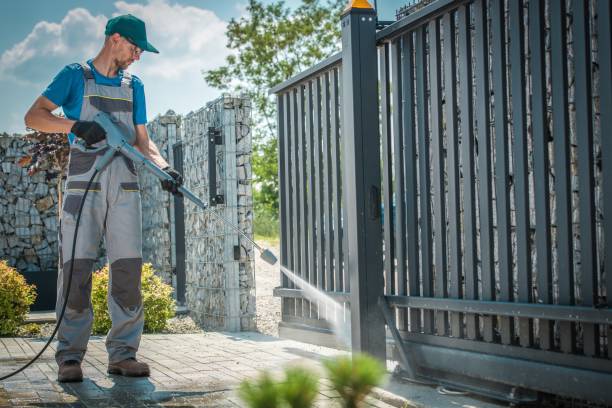 Best Animal Enclosure Cleaning  in Fox River Grove, IL